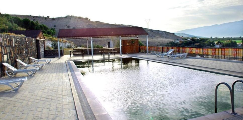 Карахаит: Inalti Thermal Hotel