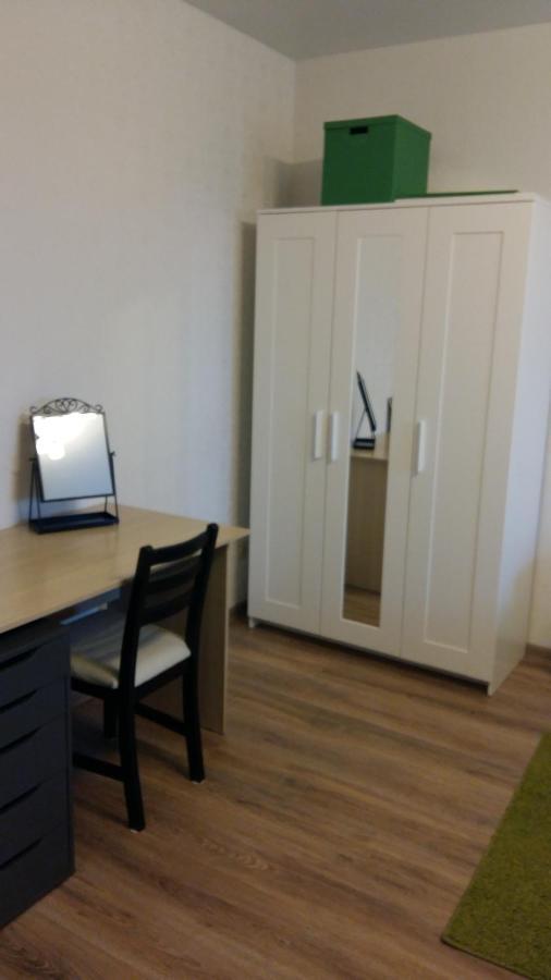 Луга: Apartment on Uritskogo 76