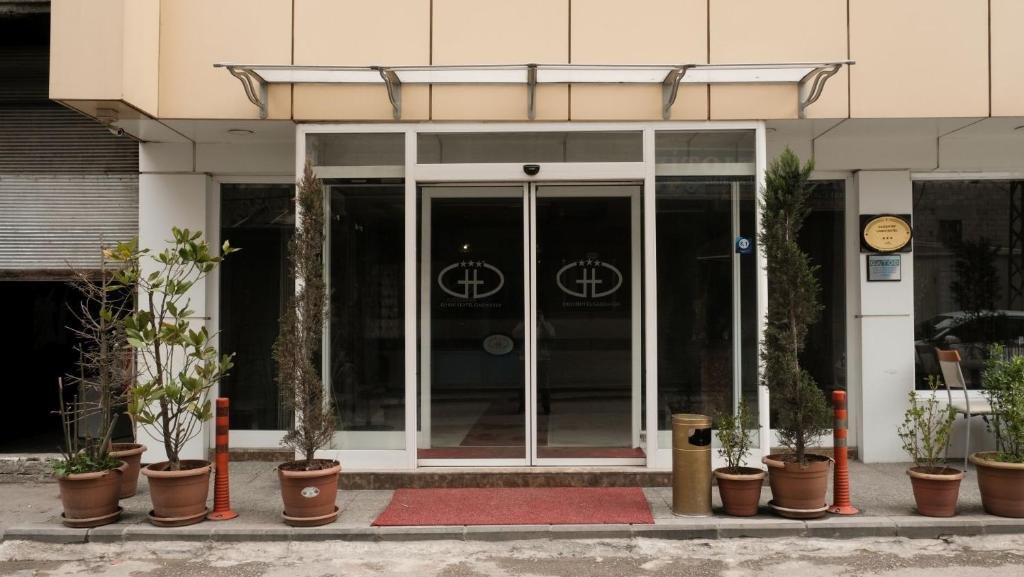 Garni Hotel — фото 1