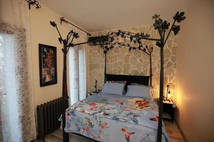 Урла: Sihirli Kitap Kahve Konuk Evi