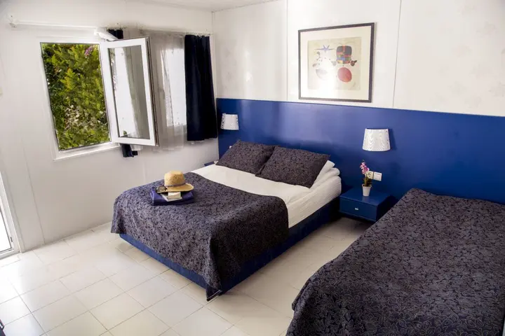 Чиралы: Blue & White Hotel