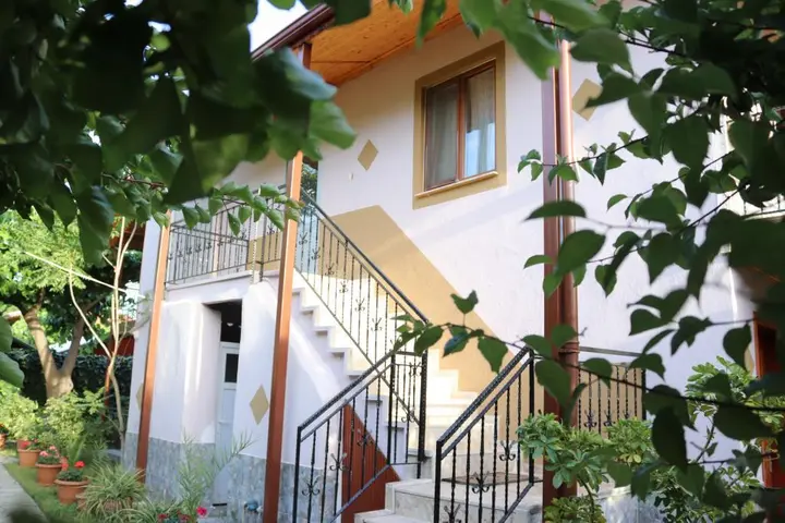 Чиралы: Plaj Hotel