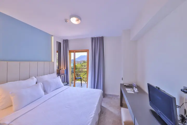Каш: Hera Hotel
