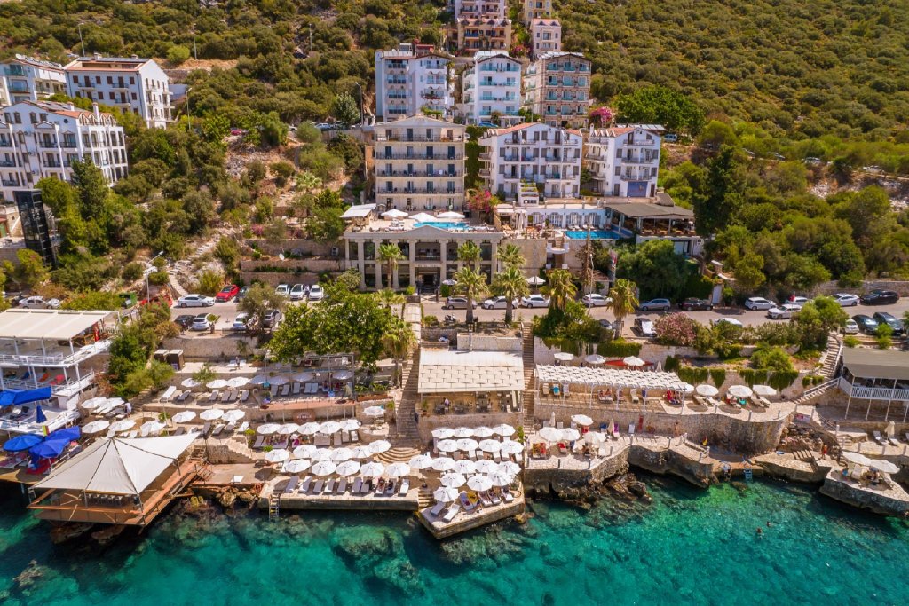 Каш: Hera Hotel