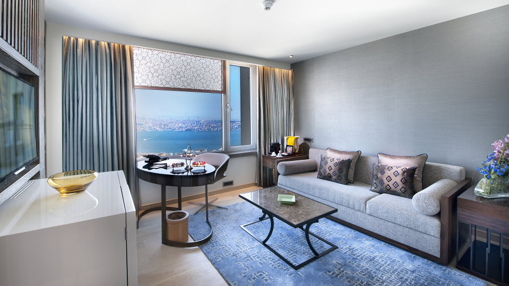 Стамбул: The Marmara Taksim