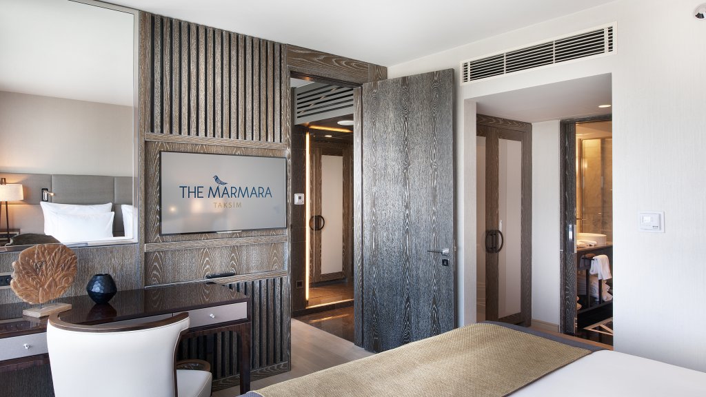 Стамбул: The Marmara Taksim