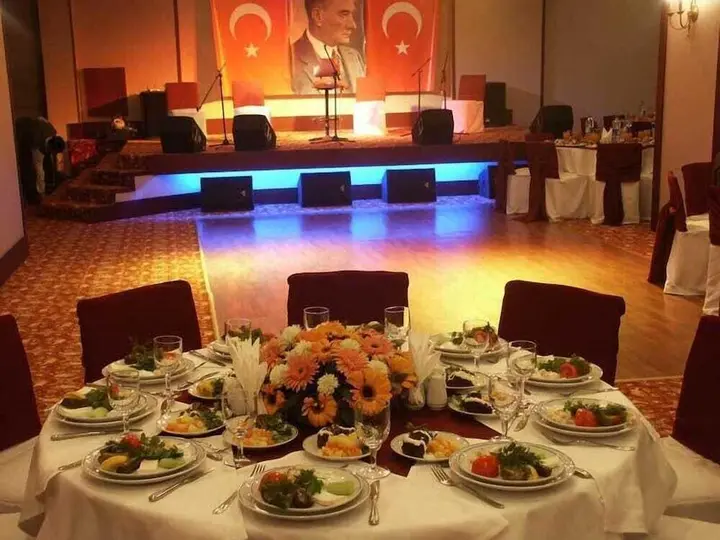 Сивас: Sivas Buyuk Hotel