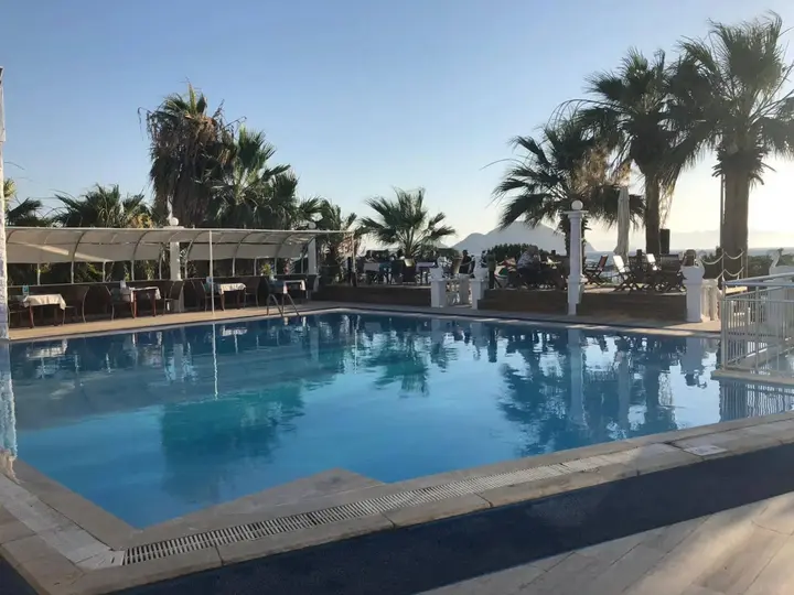 Тургутрейс: Sun and Sea Beach Hotel