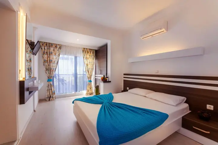 Каш: Hotel Puya