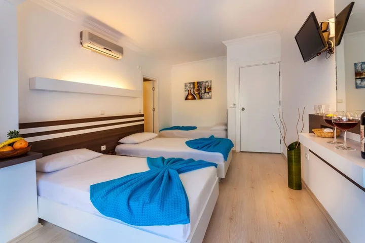 Каш: Hotel Puya