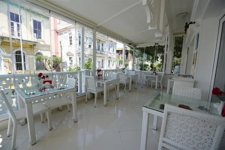 Бююкада: White Palace Otel