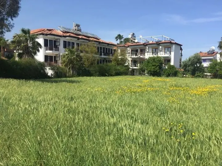 Текирова: Aloha Hotel