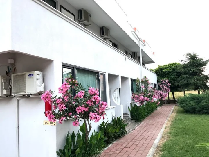 Гузеляли: Hotel Kum