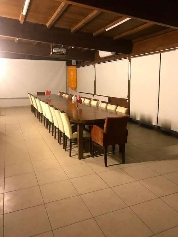 Гузеляли: Hotel Kum