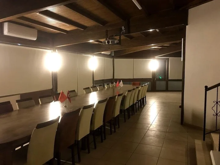Гузеляли: Hotel Kum