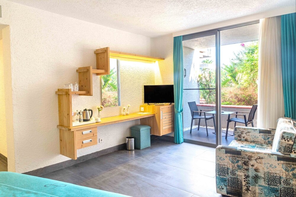 Бодрум: Herodot Beach Otel Bodrum