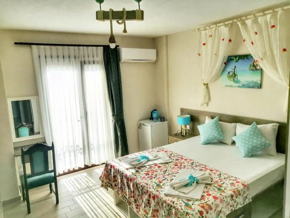Айвалык: Su Otel Cunda