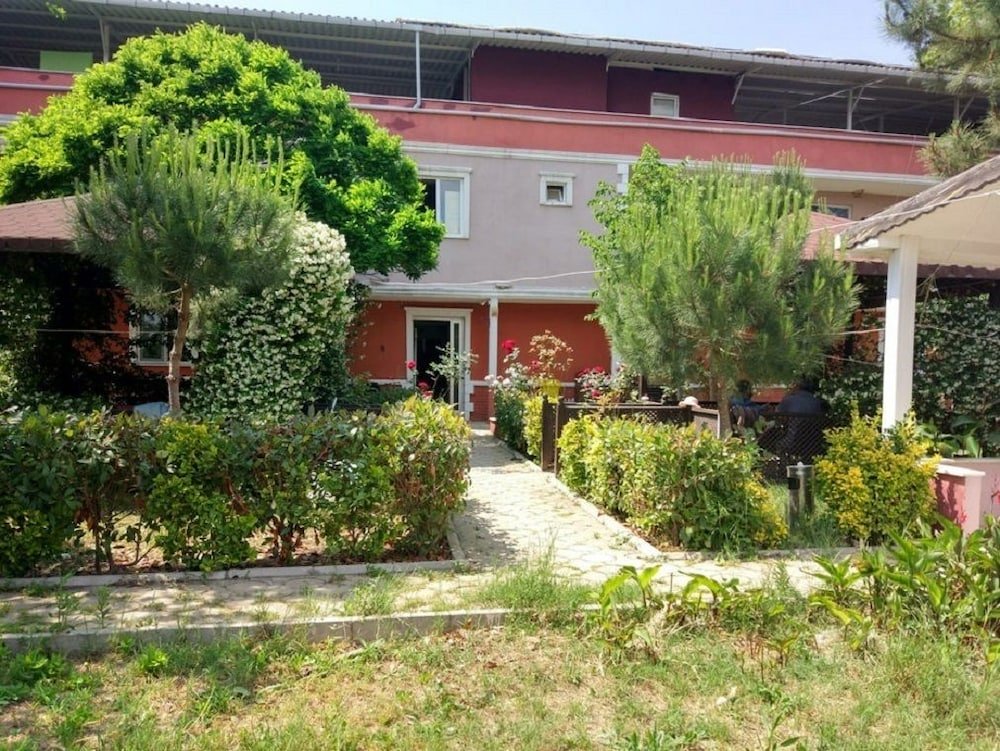 Армутлу: Deniz Kizi Otel