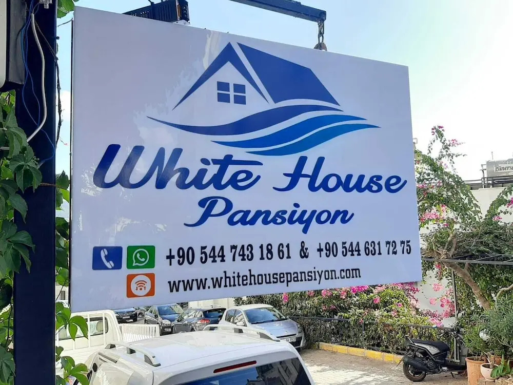 Каш: White House Apart