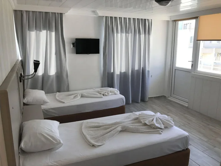 Айвалык: Hotel Marine