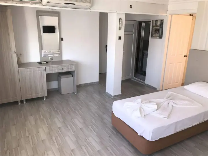 Айвалык: Hotel Marine