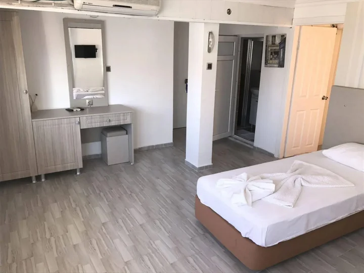 Айвалык: Hotel Marine
