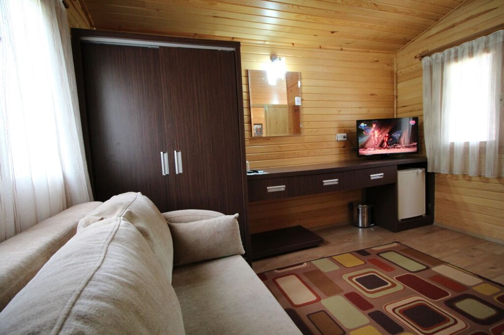Чиралы: Canada Hotel & Bungalows