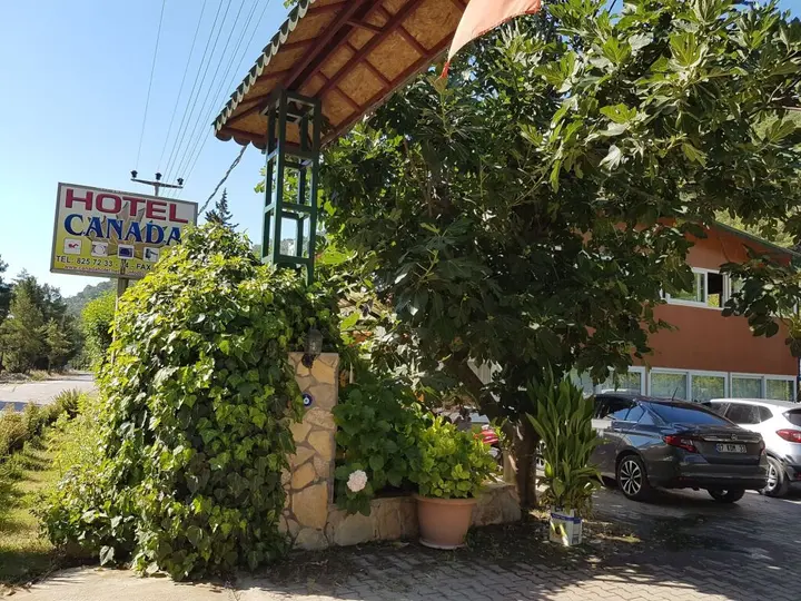 Чиралы: Canada Hotel & Bungalows