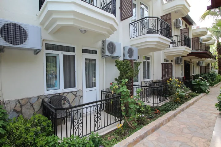 Чиралы: Canada Hotel & Bungalows