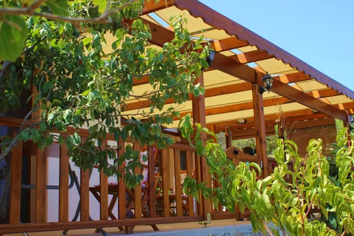 Бозджаада: Patalya Pension