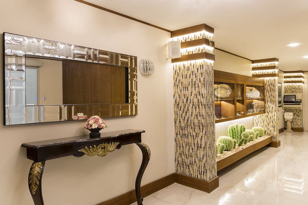 Измир: Izmir Palas Otel