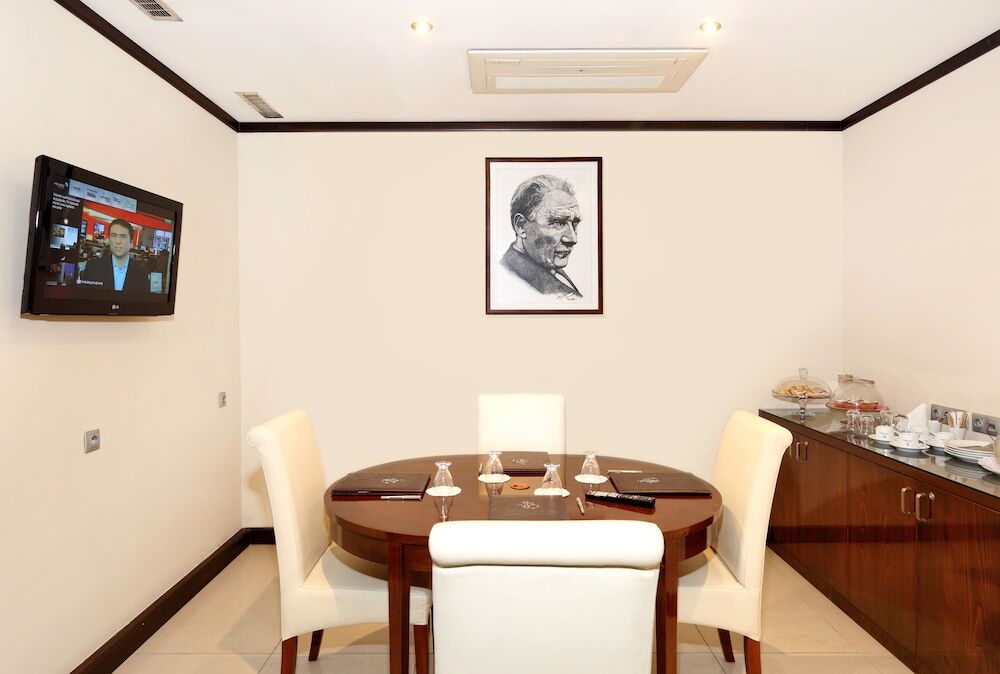 Измир: Izmir Palas Otel