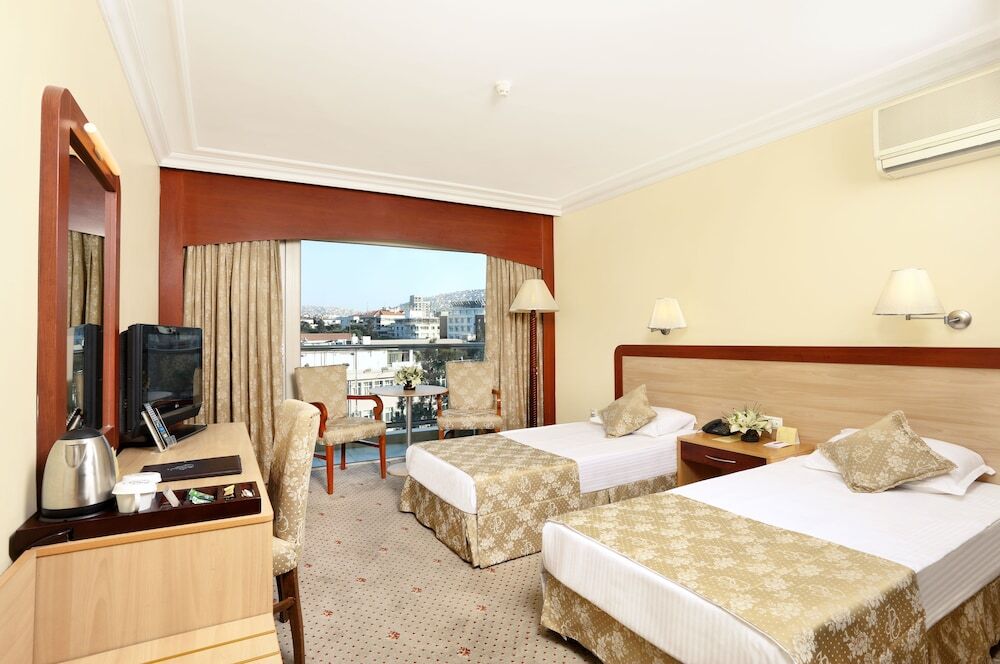 Измир: Izmir Palas Otel