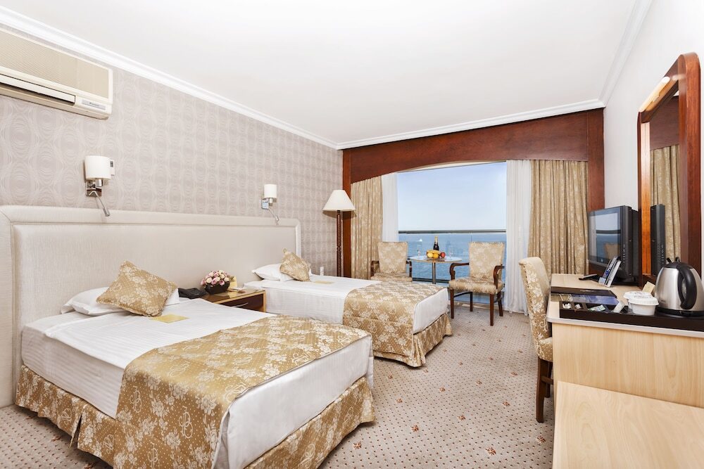 Измир: Izmir Palas Otel