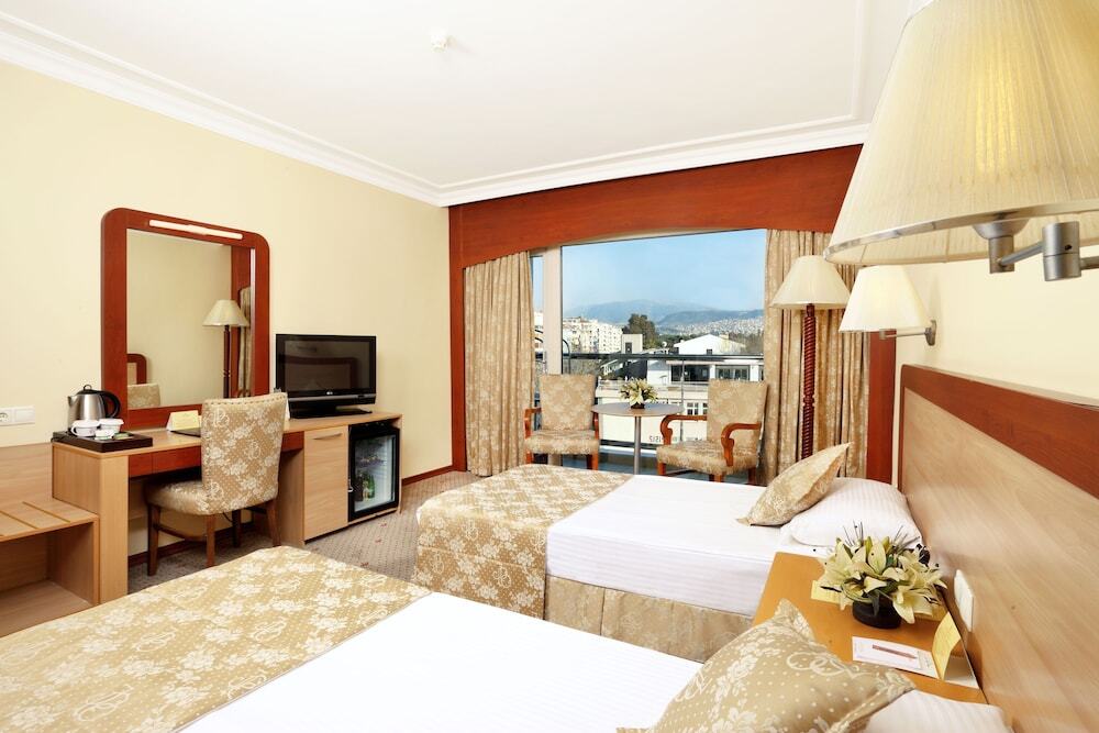 Измир: Izmir Palas Otel