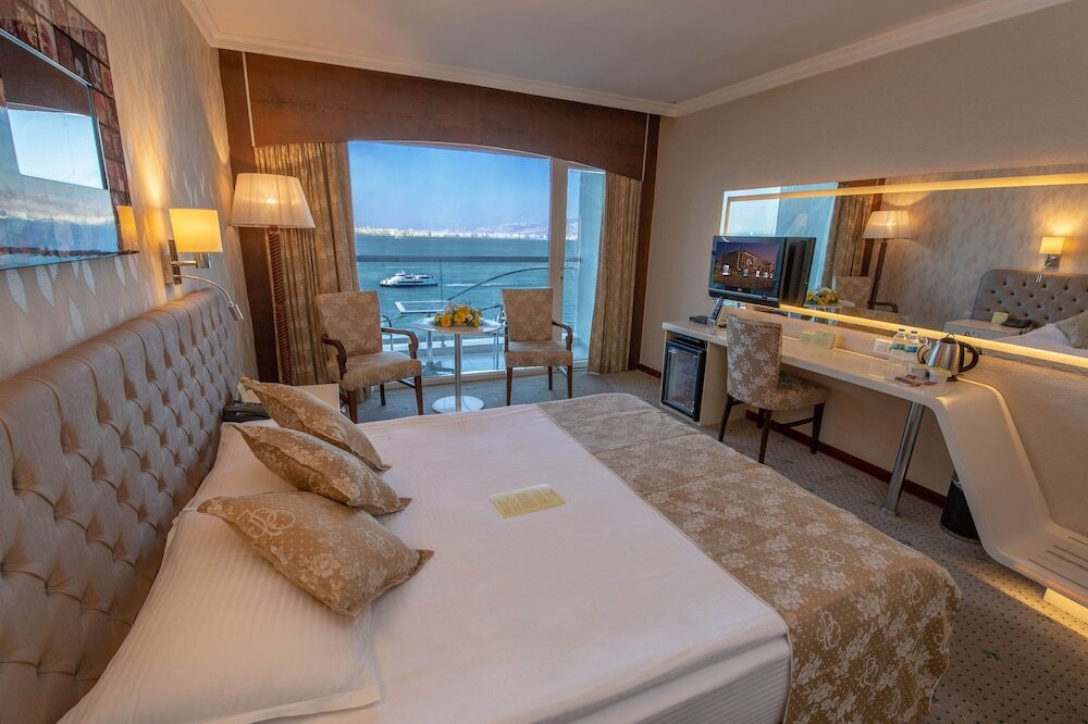 Измир: Izmir Palas Otel
