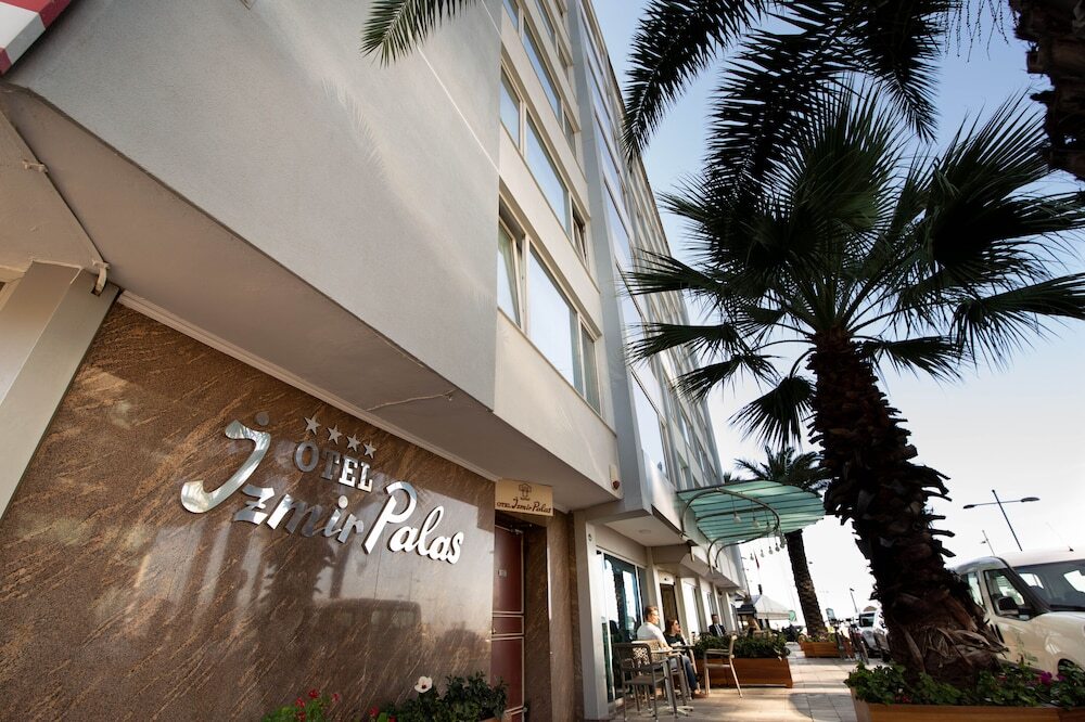 Измир: Izmir Palas Otel