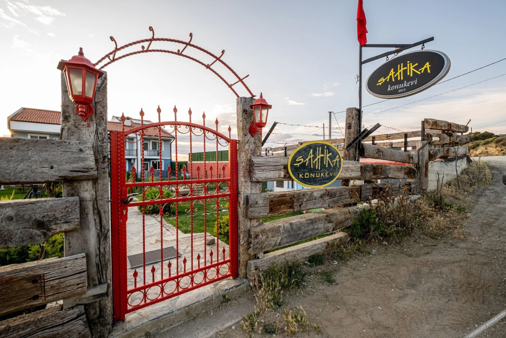 Зейтинликой: Sahika Konuk Evi