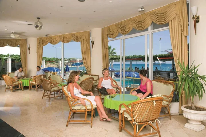 Голькой: Orion Beach Hotel