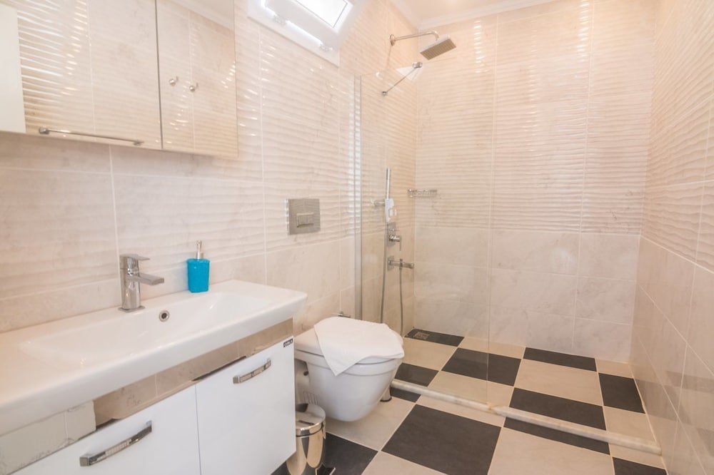 Исламлар: Villa Safir