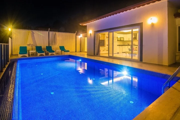 Исламлар: Villa Safir