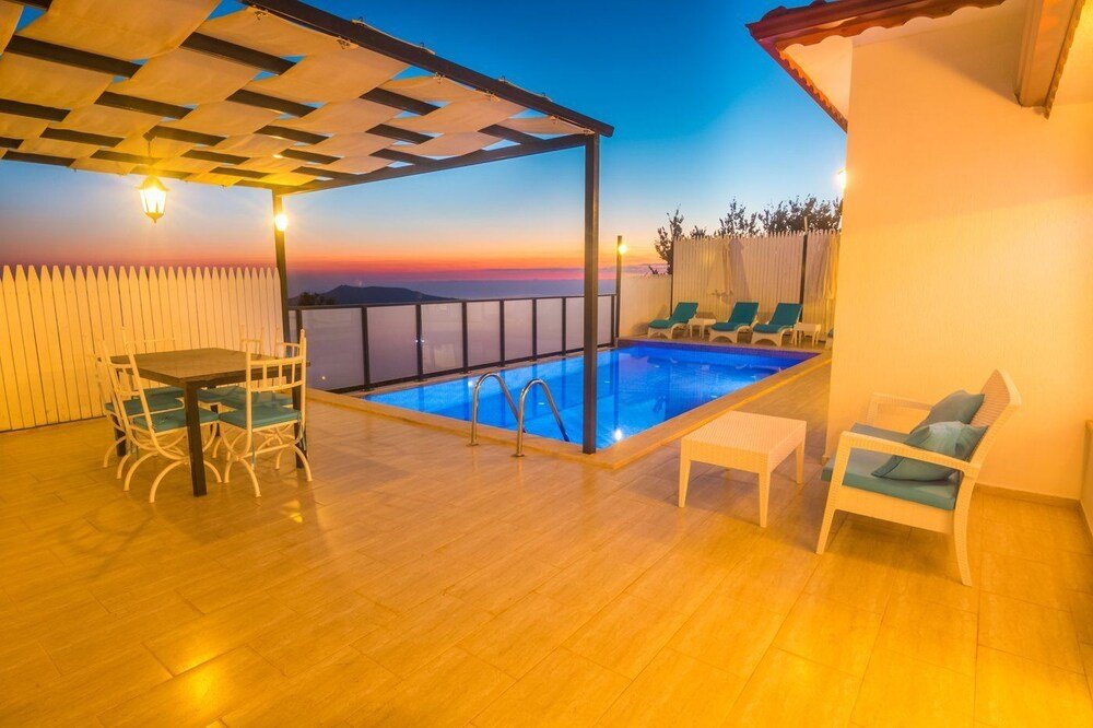 Исламлар: Villa Safir