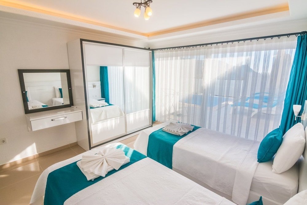 Исламлар: Villa Safir