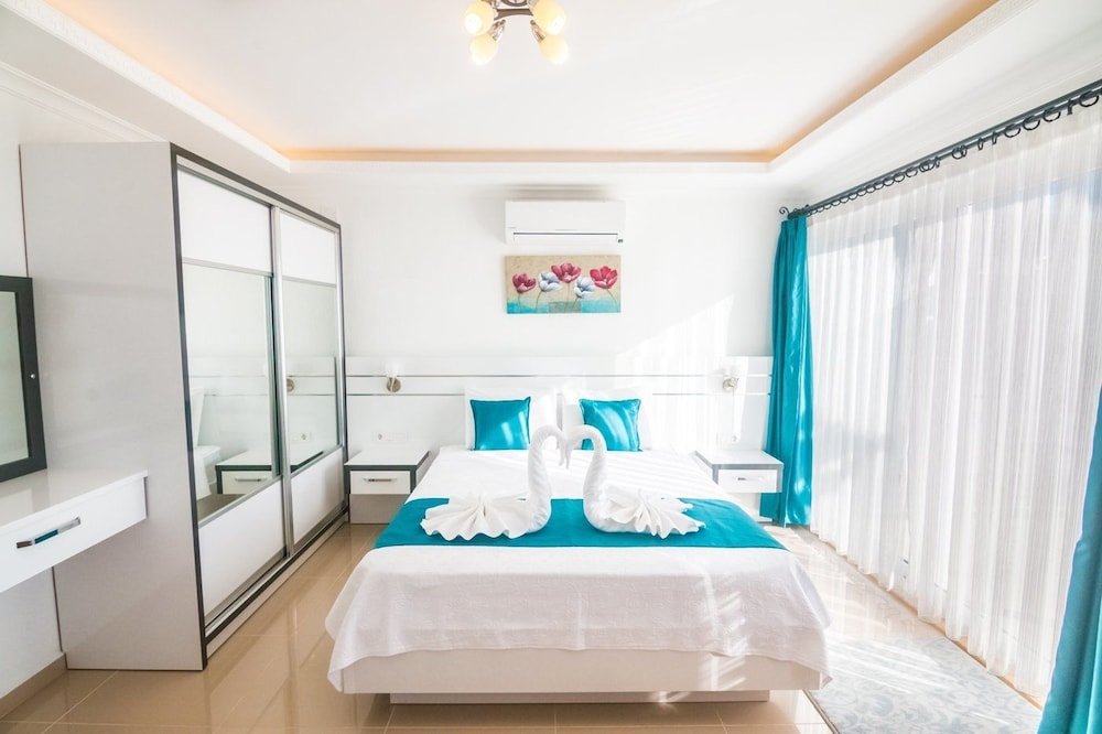 Исламлар: Villa Safir
