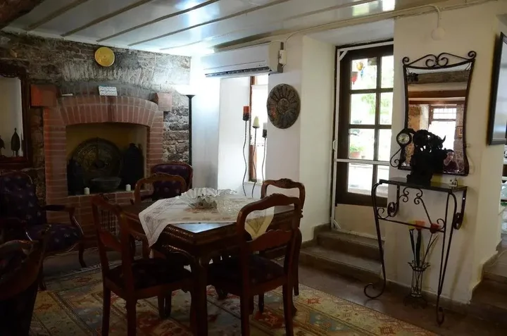Айвалык: Zeytin Pension