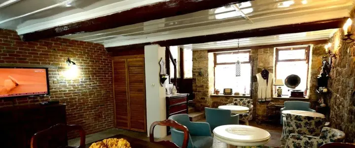 Айвалык: Zeytin Pension