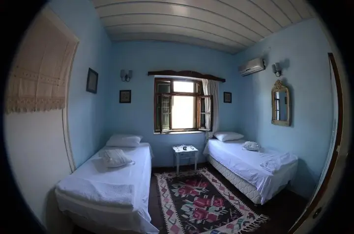 Айвалык: Zeytin Pension