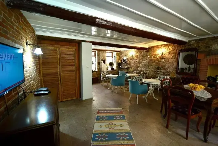 Айвалык: Zeytin Pension