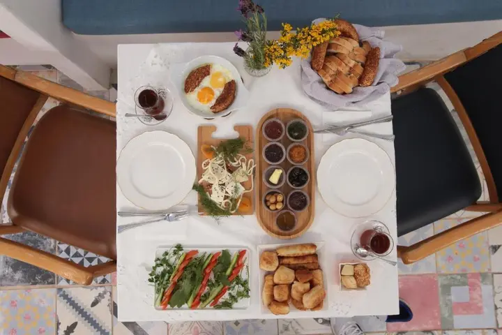 Айвалык: Moshinos Otel