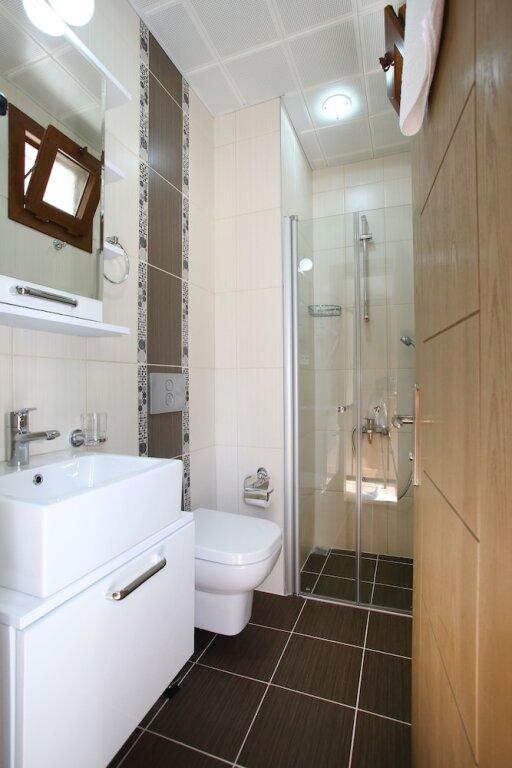 Голькой: Velena Hotel